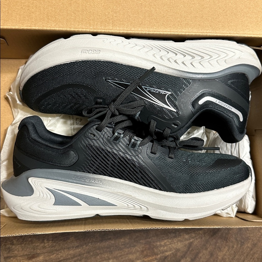 Altra Paradigm 7 - Women's
Women’s size 6 
Brand New In Box